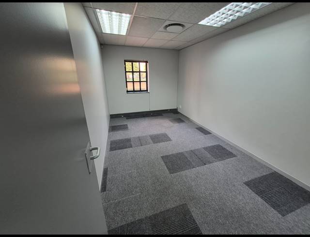 282M² OFFICE TO LET IN SUNNINGHILL